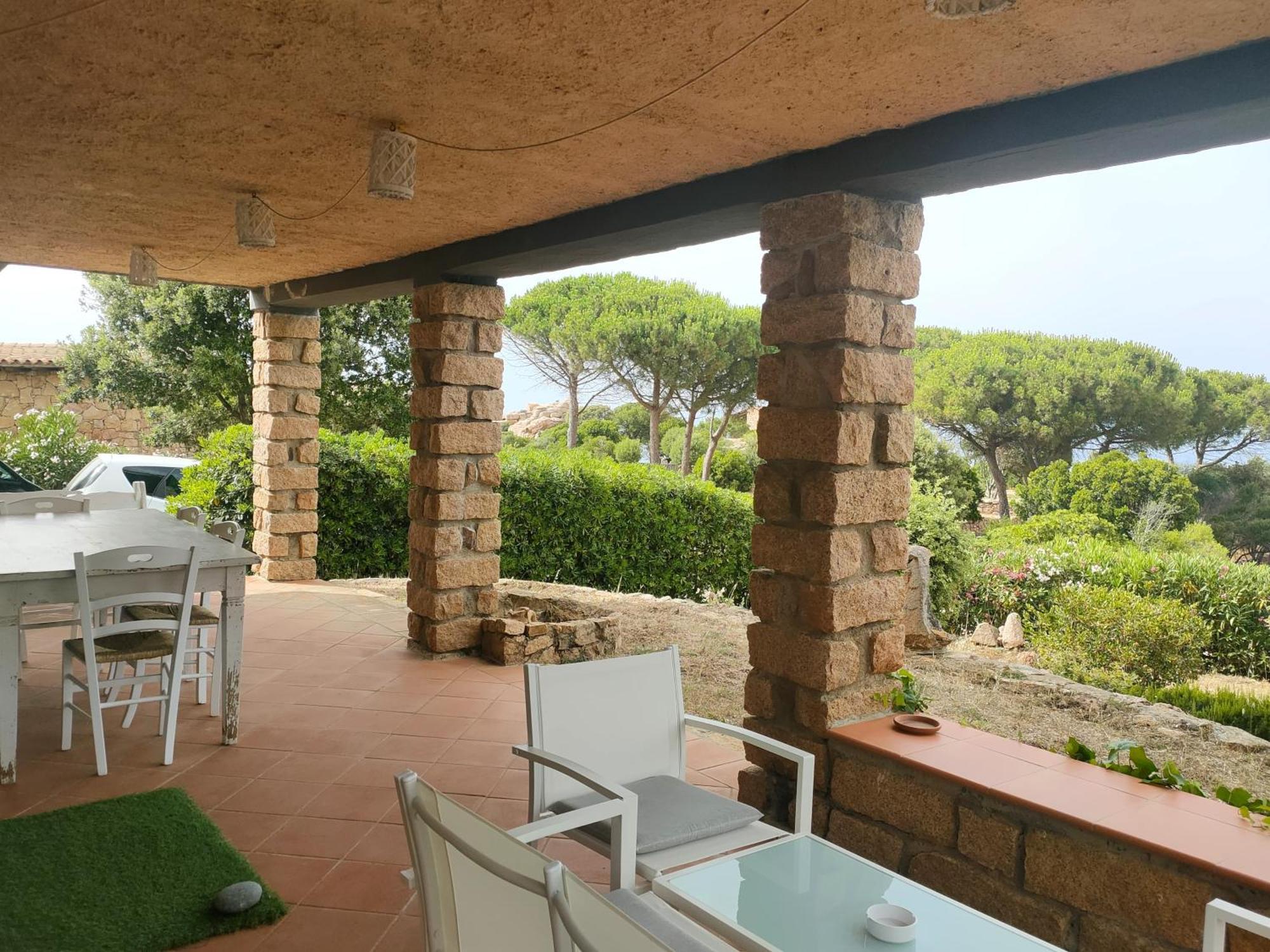 Villa Unica - Appartamenti Alba E Tramonto Isola Rossa Buitenkant foto